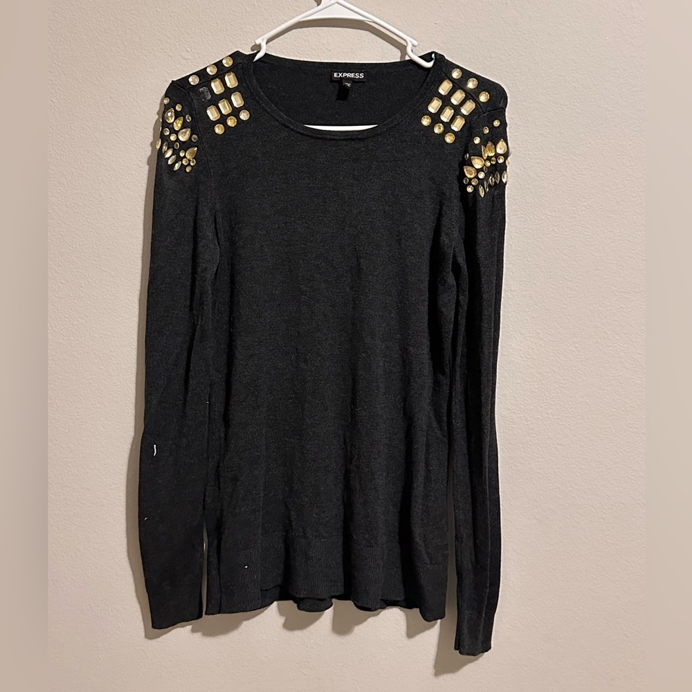 Express sweater, perfect for this weather ❄️☁️